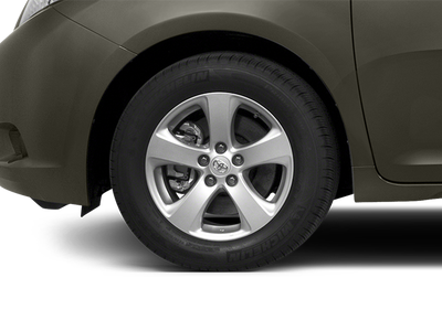 2014 Toyota Sienna XLE 8 Passenger