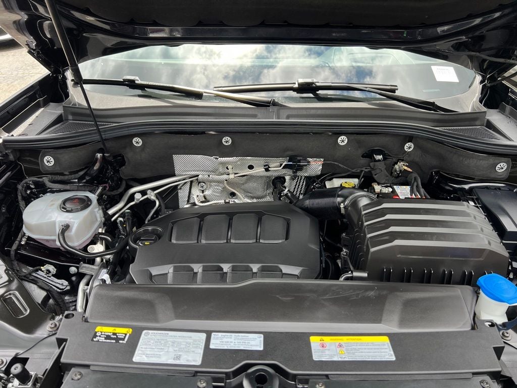 2024 Volkswagen Atlas 2.0T SEL Premium R-Line