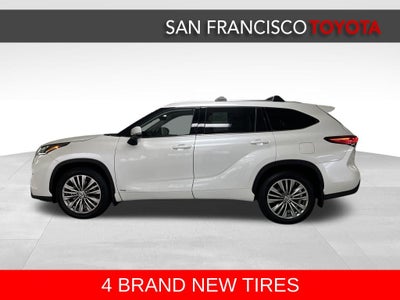 2022 Toyota Highlander Hybrid Platinum