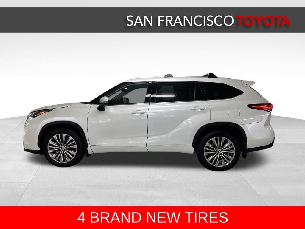 2022 Toyota Highlander Hybrid Platinum