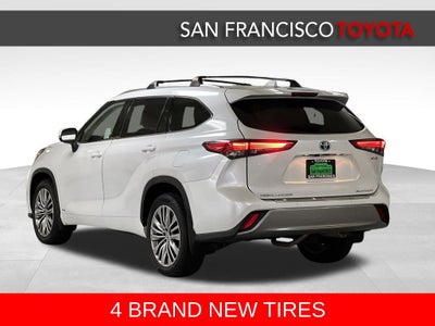 2022 Toyota Highlander Hybrid Platinum