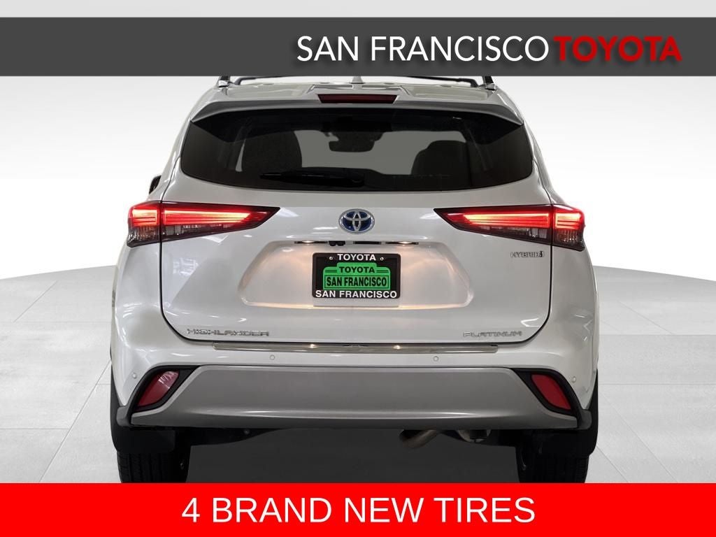 2022 Toyota Highlander Hybrid Platinum