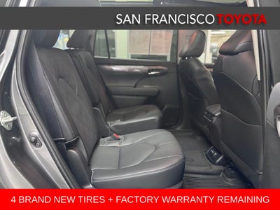 2023 Toyota Highlander Hybrid Platinum