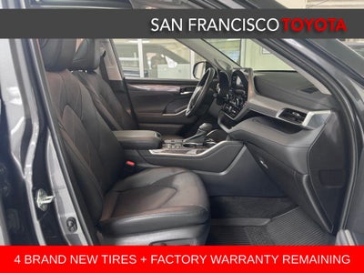 2023 Toyota Highlander Hybrid Platinum
