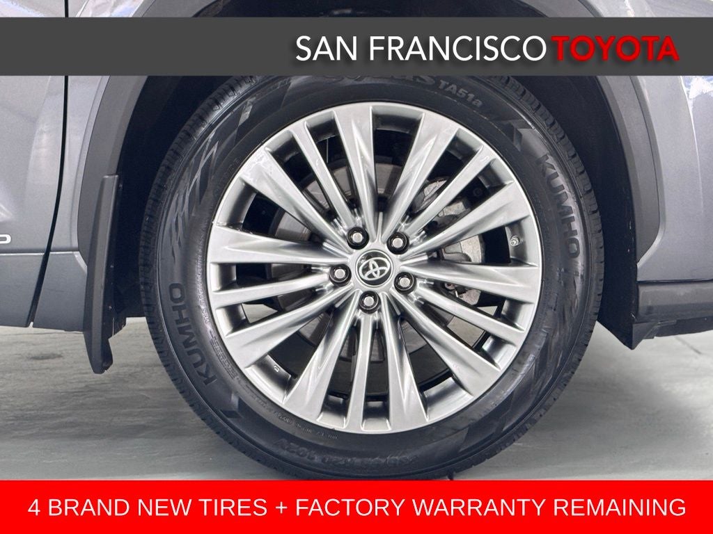 2023 Toyota Highlander Hybrid Platinum