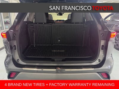 2023 Toyota Highlander Hybrid Platinum