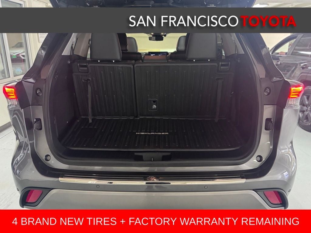 2023 Toyota Highlander Hybrid Platinum
