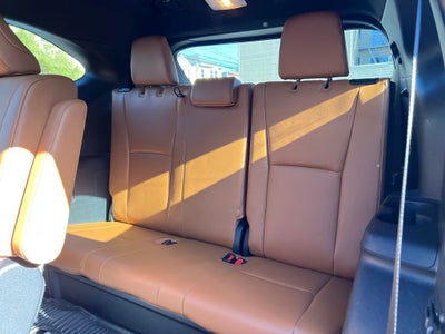 2023 Toyota Highlander Hybrid Platinum