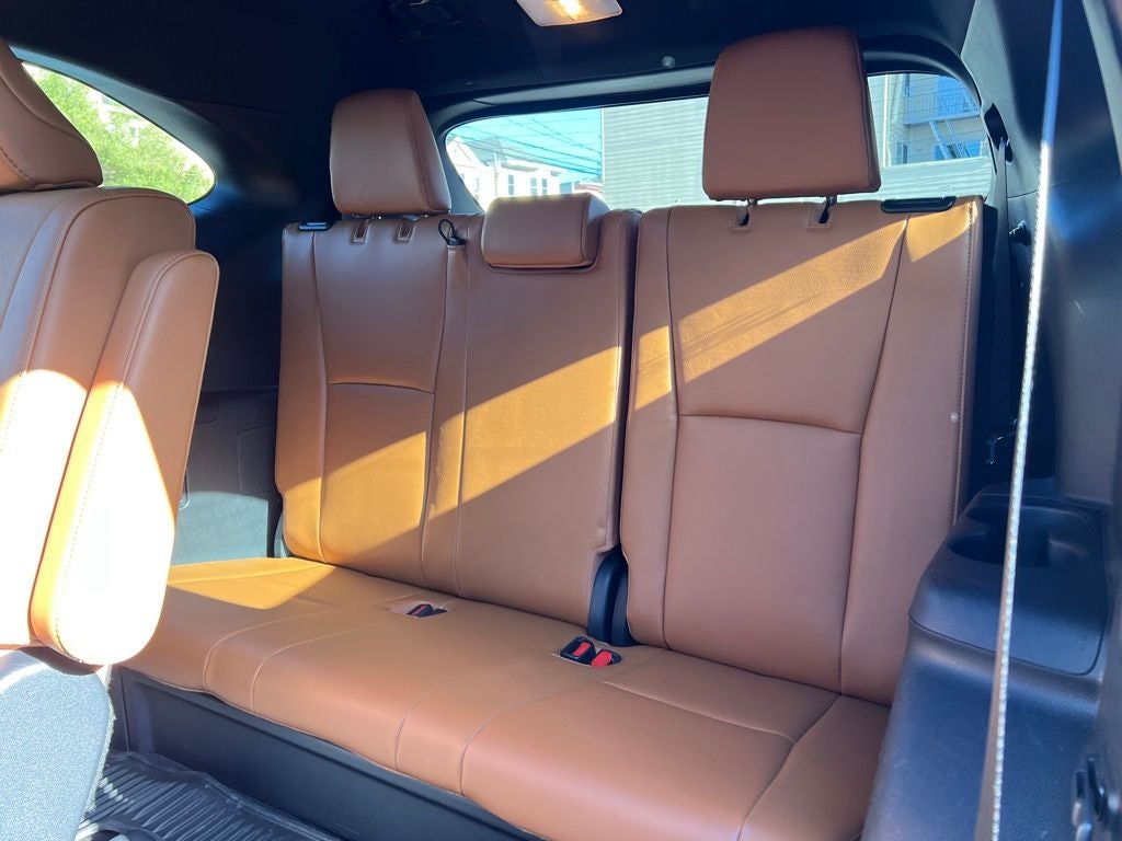 2023 Toyota Highlander Hybrid Platinum