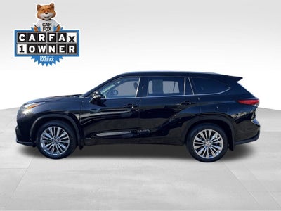 2023 Toyota Highlander Hybrid Platinum