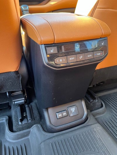 2023 Toyota Highlander Hybrid Platinum