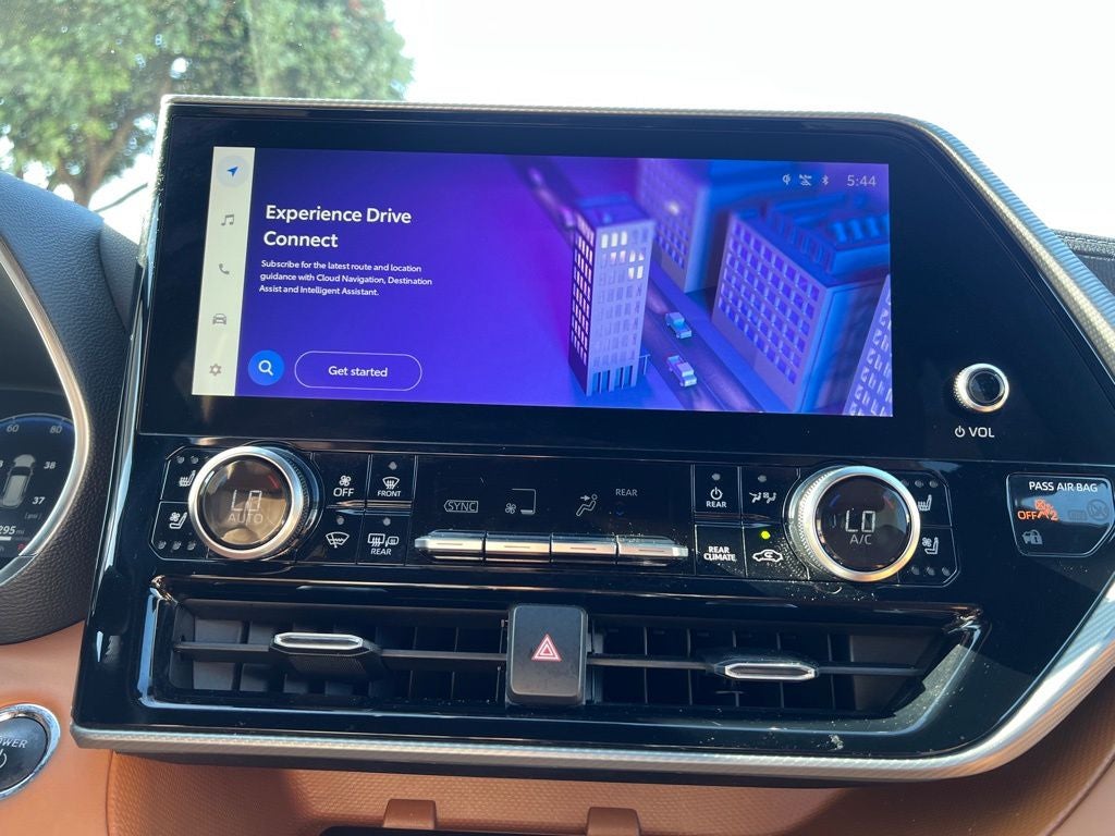 2023 Toyota Highlander Hybrid Platinum