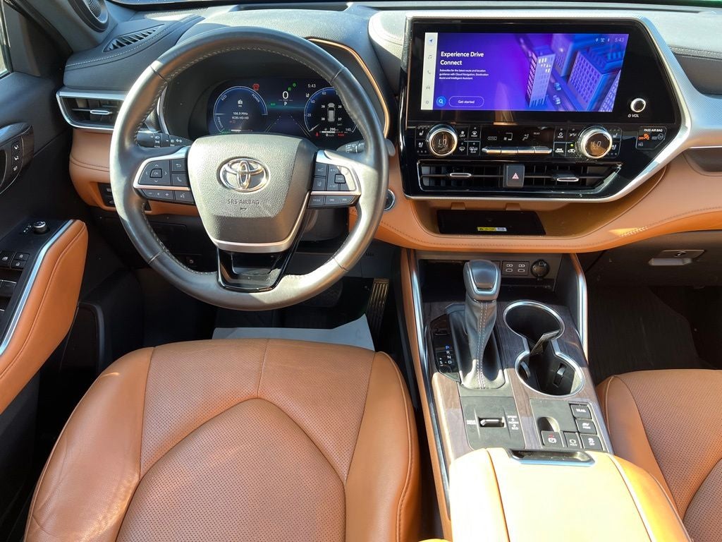 2023 Toyota Highlander Hybrid Platinum