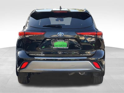 2023 Toyota Highlander Hybrid Platinum