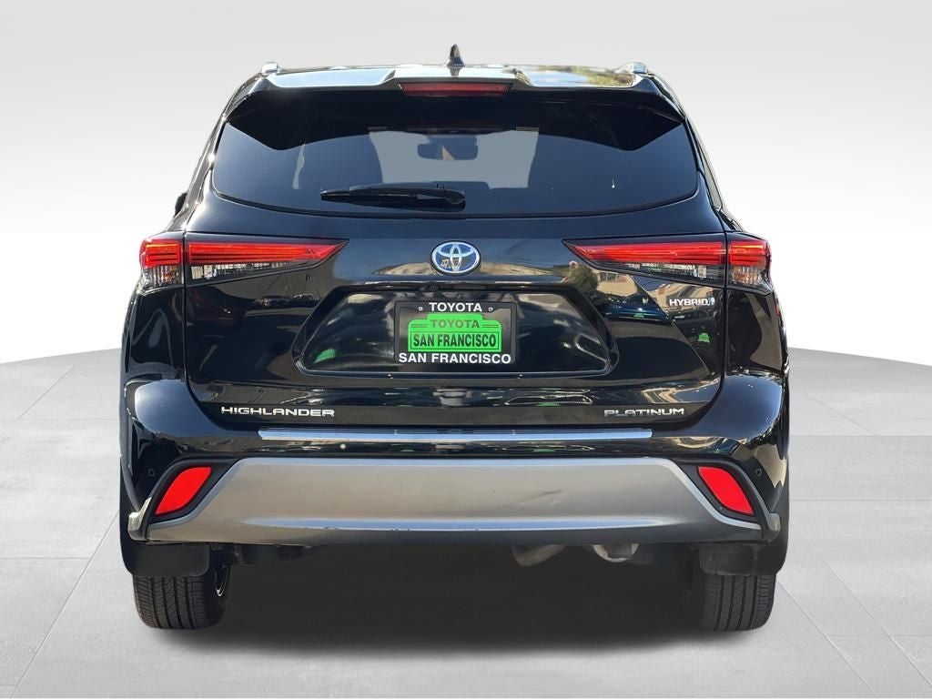 2023 Toyota Highlander Hybrid Platinum