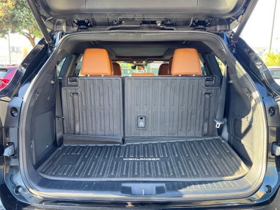 2023 Toyota Highlander Hybrid Platinum