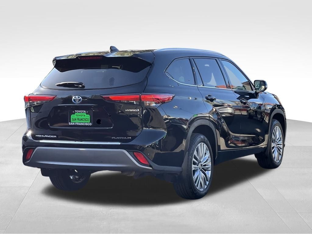 2023 Toyota Highlander Hybrid Platinum