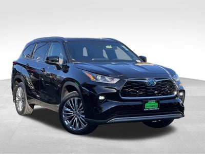 2023 Toyota Highlander Hybrid Platinum