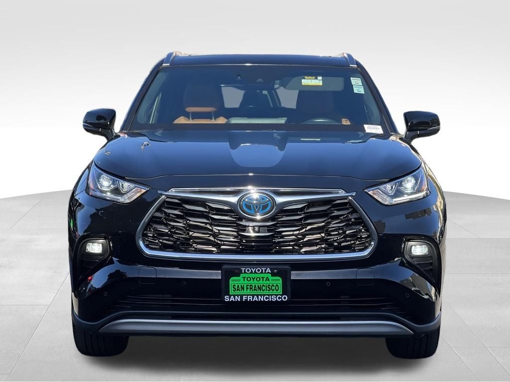 2023 Toyota Highlander Hybrid Platinum