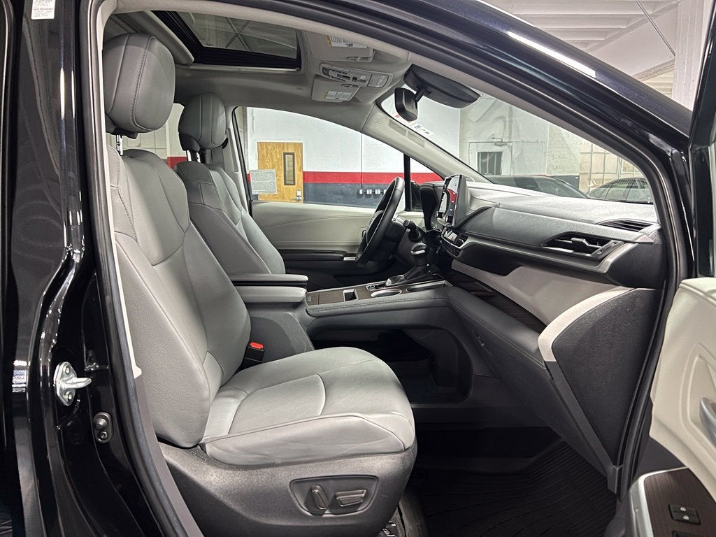 2023 Toyota Sienna XLE 8 Passenger
