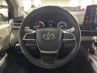 2023 Toyota Sienna XLE 8 Passenger