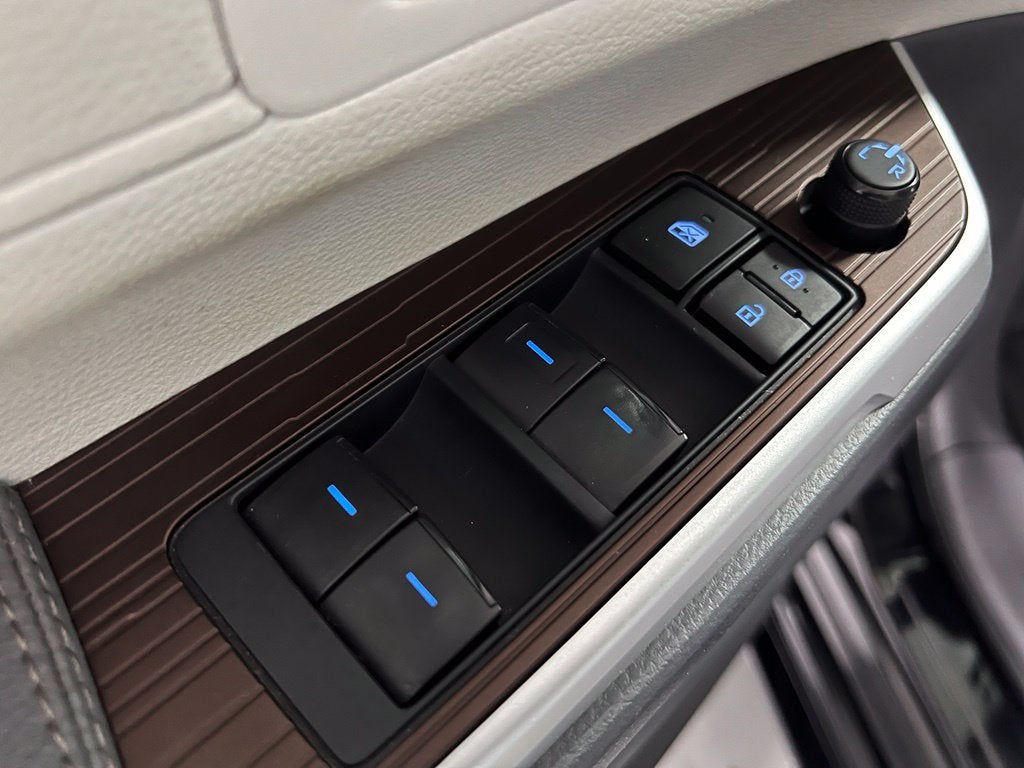 2023 Toyota Sienna XLE 8 Passenger