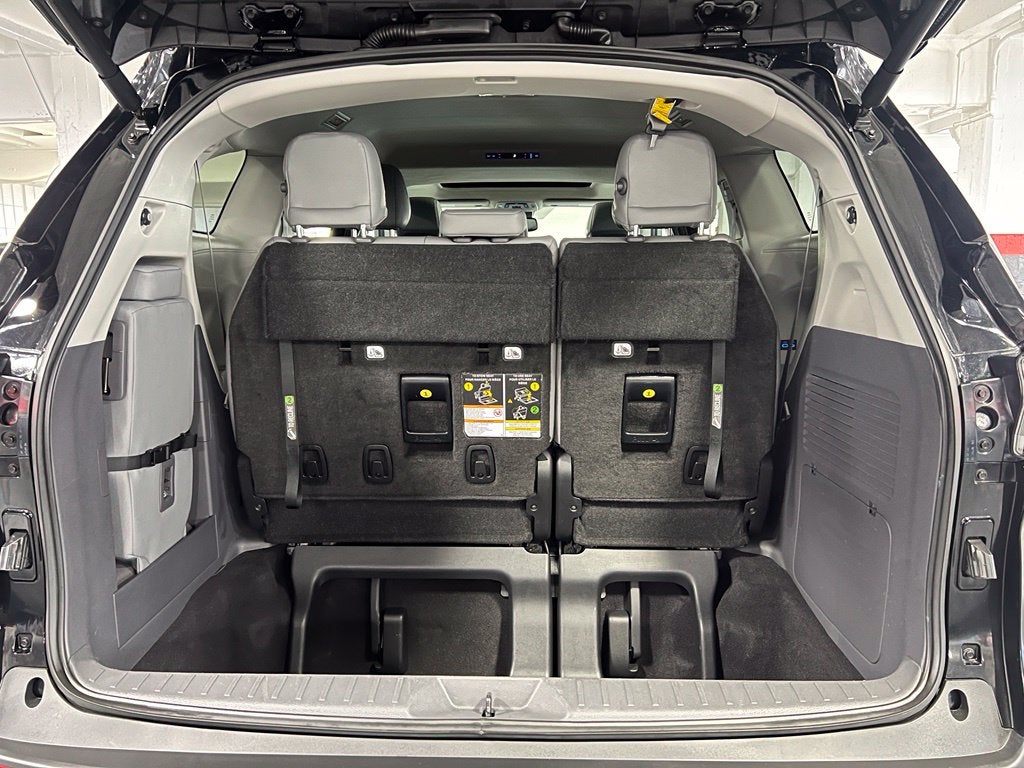 2023 Toyota Sienna XLE 8 Passenger