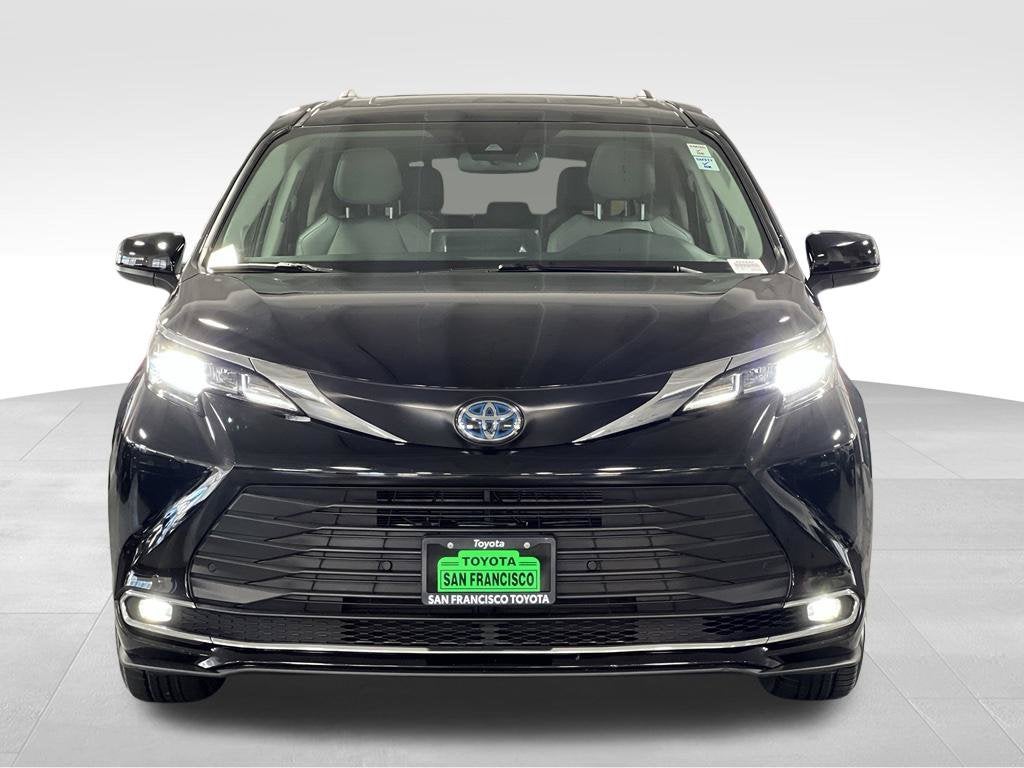 2023 Toyota Sienna XLE 8 Passenger