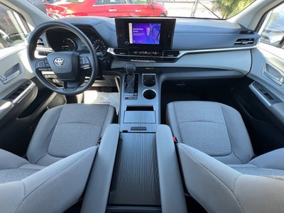 2026 Toyota Sienna LE 7 PASSENGER