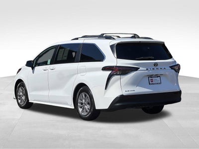 2026 Toyota Sienna LE 7 PASSENGER
