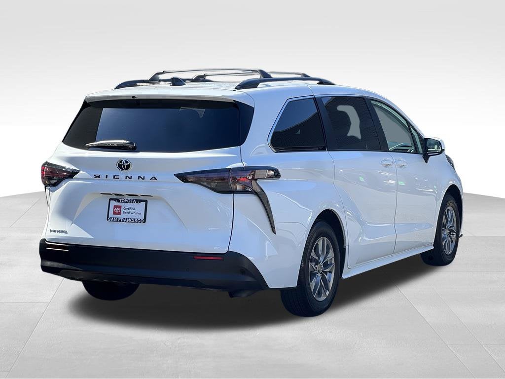 2026 Toyota Sienna LE 7 PASSENGER