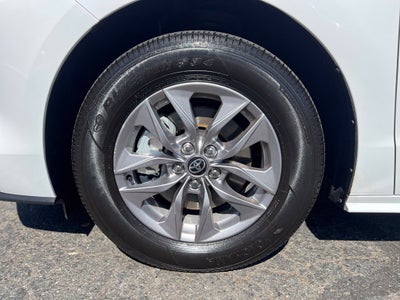 2026 Toyota Sienna LE 7 PASSENGER