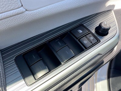 2026 Toyota Sienna LE 7 PASSENGERS