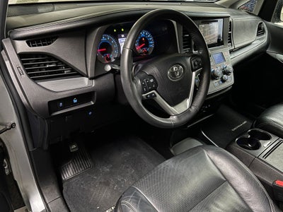 2016 Toyota Sienna SE Premium 8 Passenger