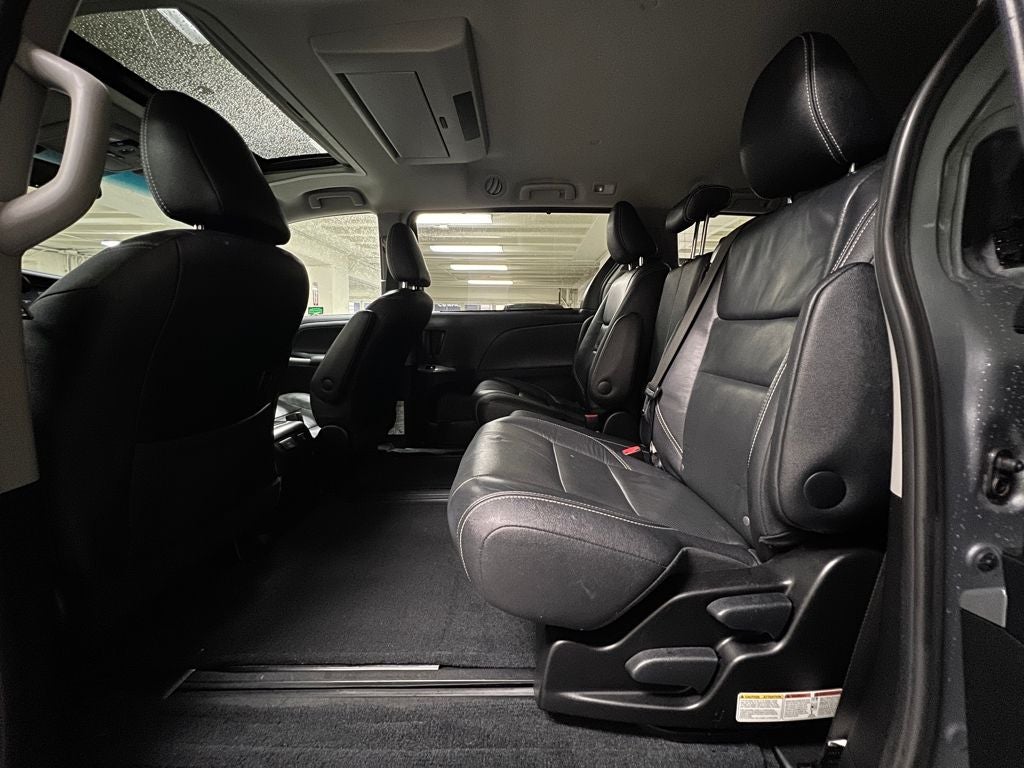 2016 Toyota Sienna SE Premium 8 Passenger