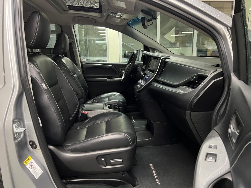 2016 Toyota Sienna SE Premium 8 Passenger