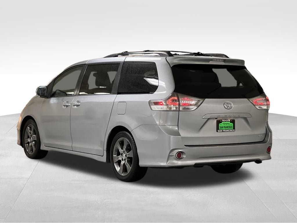 2016 Toyota Sienna SE Premium 8 Passenger