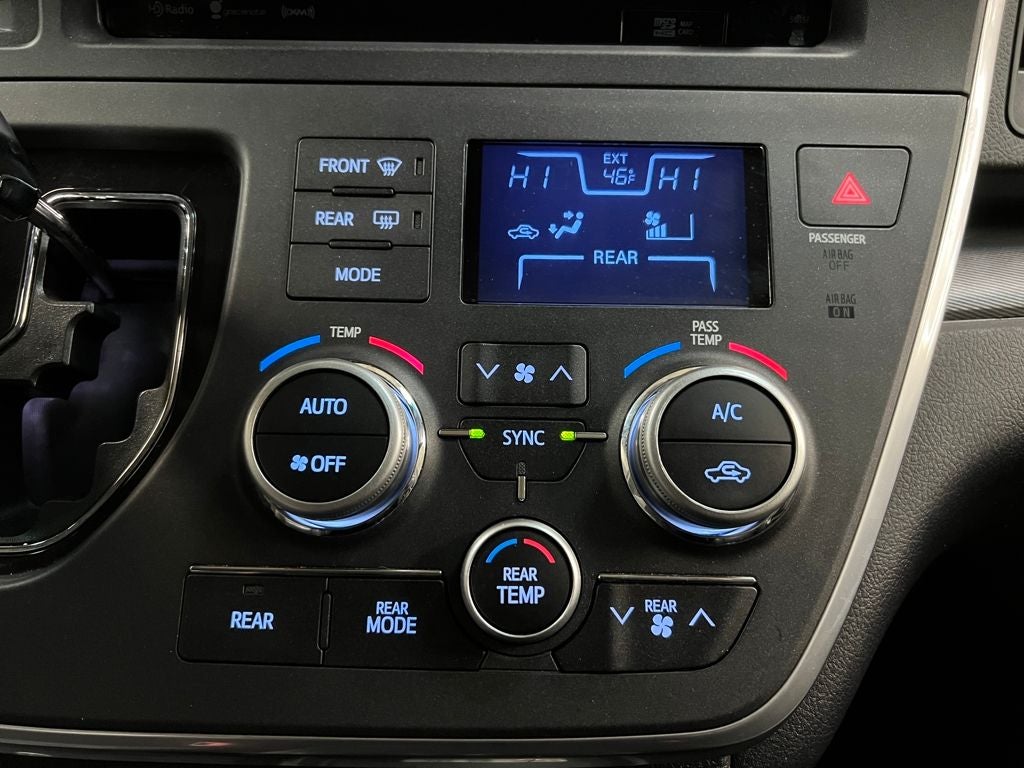 2016 Toyota Sienna SE Premium 8 Passenger