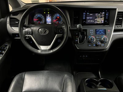 2016 Toyota Sienna SE Premium 8 Passenger