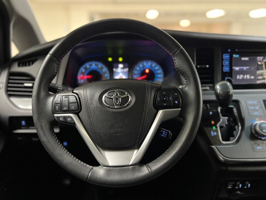 2016 Toyota Sienna SE Premium 8 Passenger