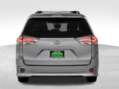 2016 Toyota Sienna SE Premium 8 Passenger