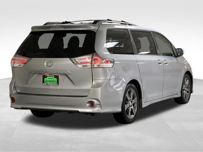 2016 Toyota Sienna SE Premium 8 Passenger