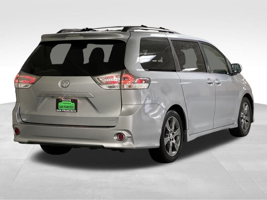 2016 Toyota Sienna SE Premium 8 Passenger