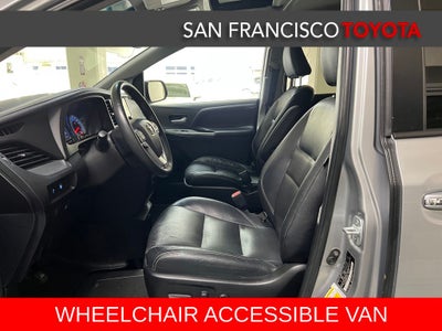 2017 Toyota Sienna SE 8 Passenger