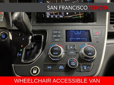 2017 Toyota Sienna SE 8 Passenger