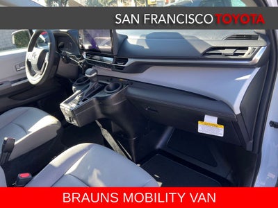 2026 Toyota Sienna XLE 8 Passenger