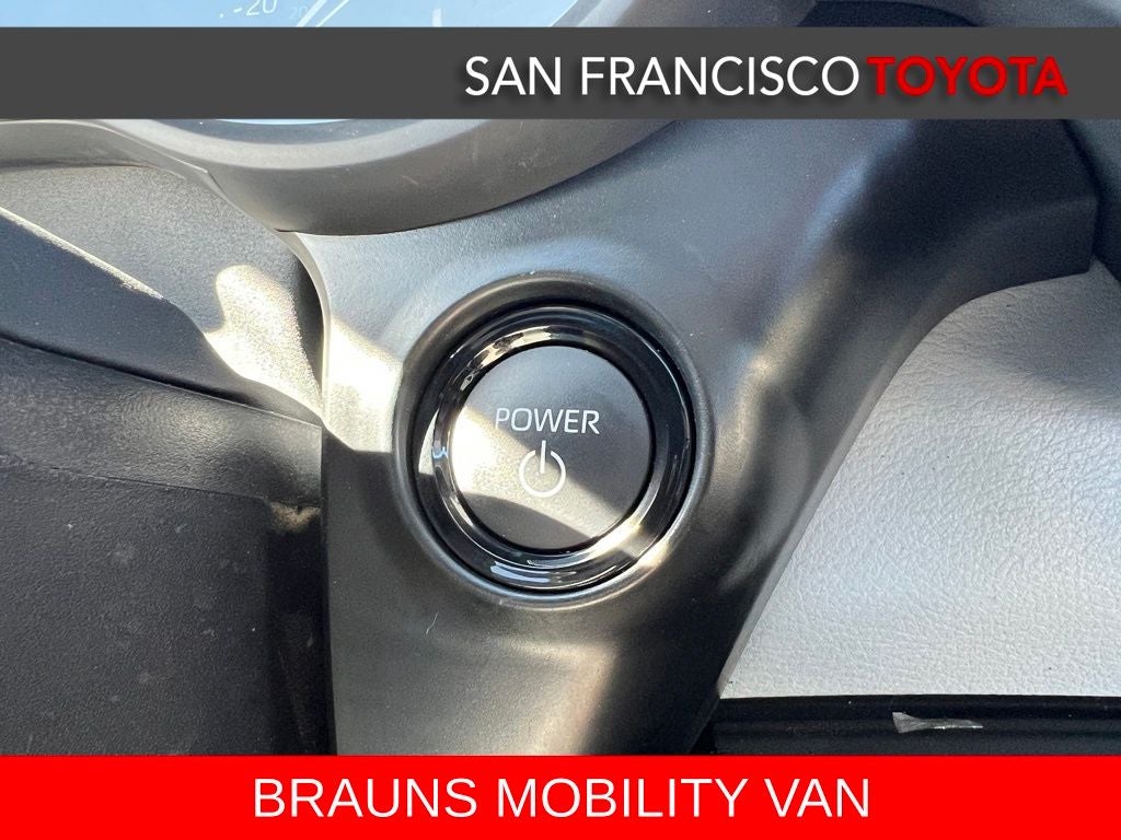 2026 Toyota Sienna XLE 8 Passenger