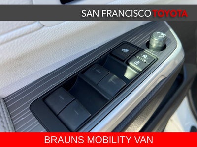 2026 Toyota Sienna XLE 8 Passenger