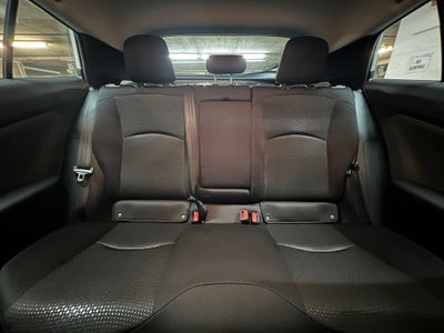 2022 Toyota Prius LE