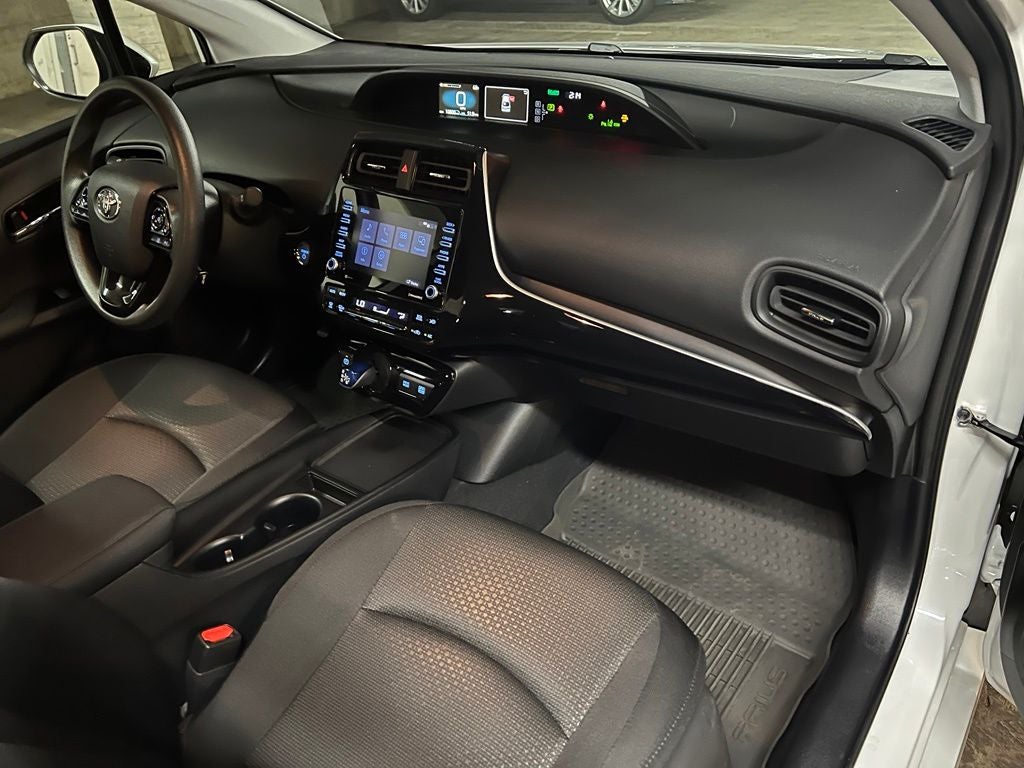 2022 Toyota Prius LE